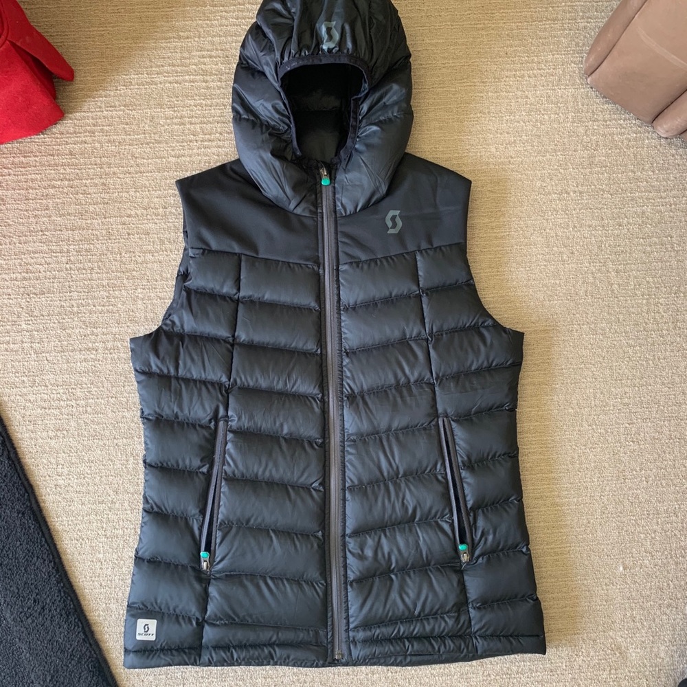 Scott Down vest